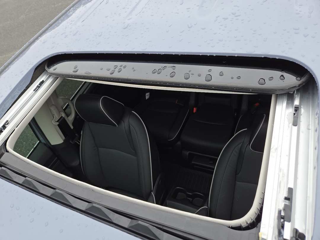 2027 Honda Odyssey Elite - Image 3