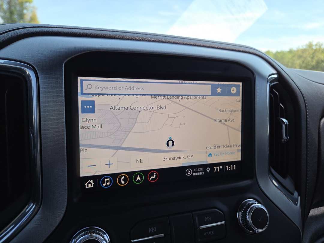 2022 GMC Sierra 1500 Limited SLT - Image 3