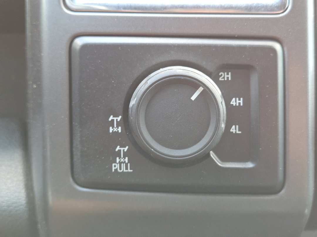 2015 Ford F-150 145 XLT - Image 3
