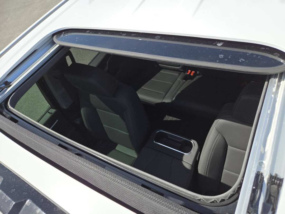 2026 GMC Sierra 2500Hd Crew 159 SLT - Image 3
