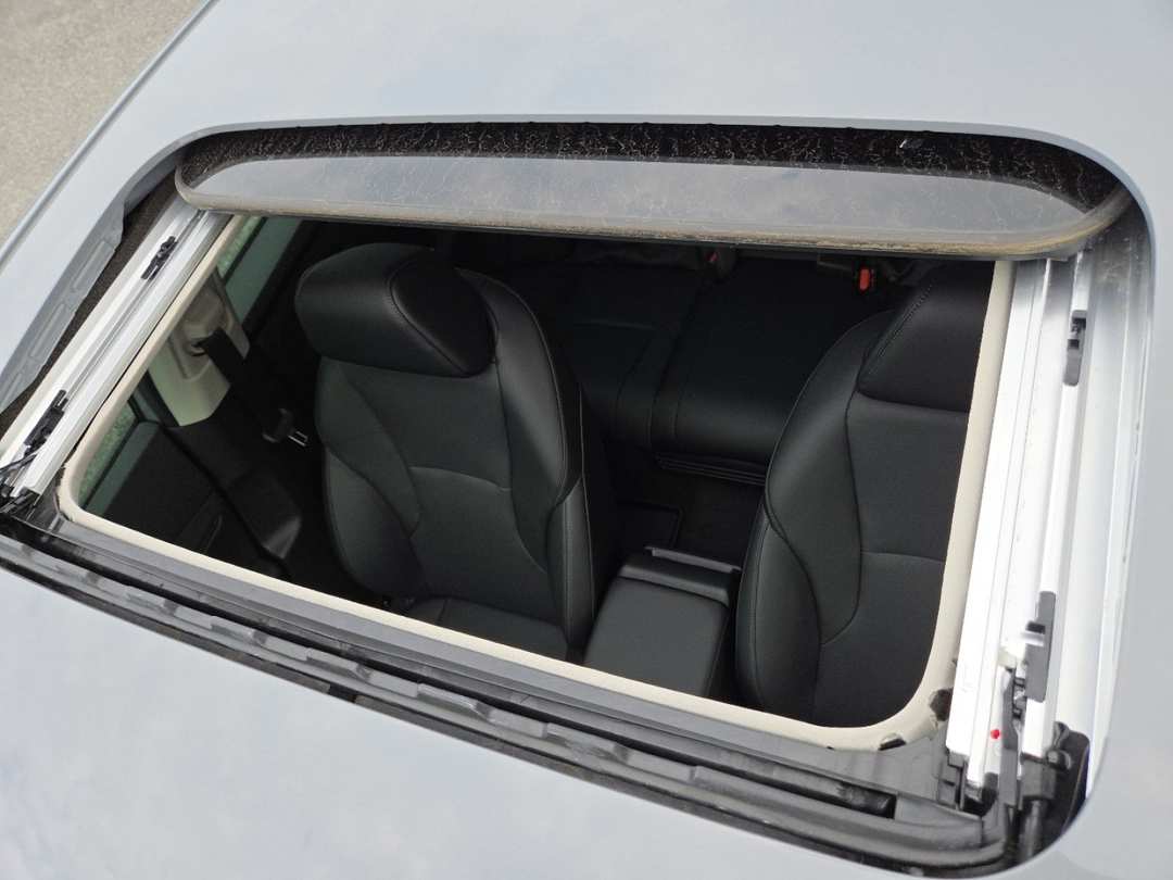 2026 Honda Accord Hybrid EXL - Image 3
