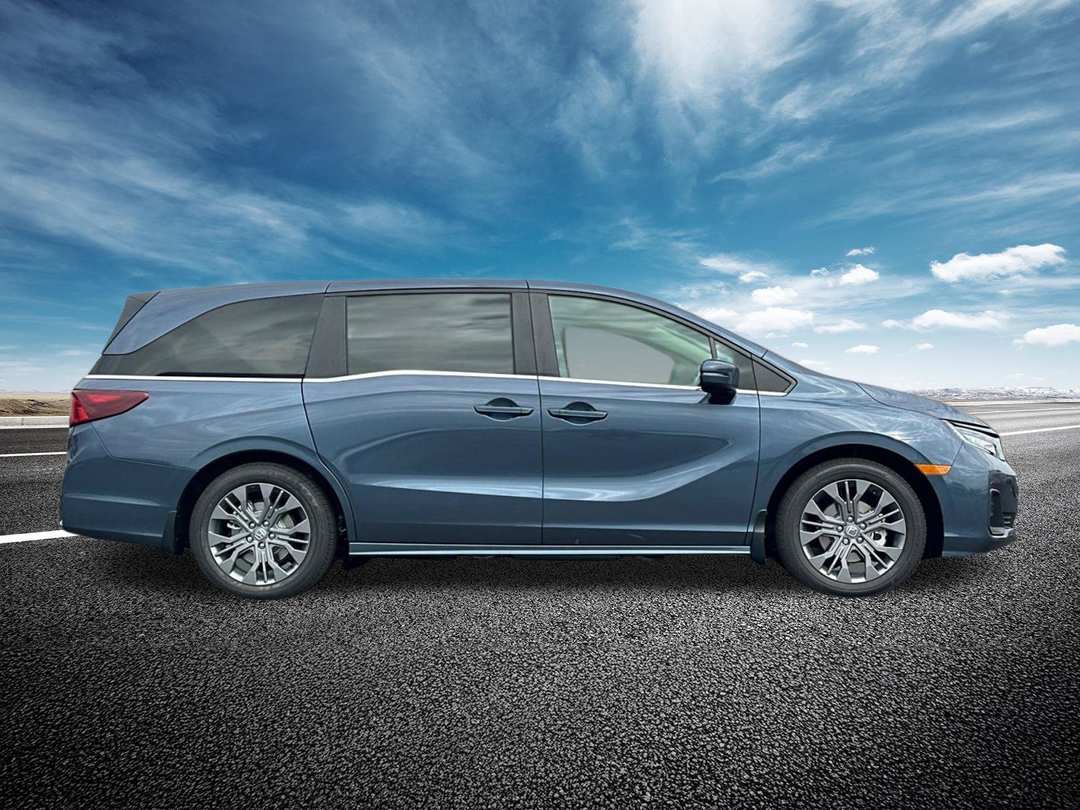 2027 Honda Odyssey Touring - Image 2