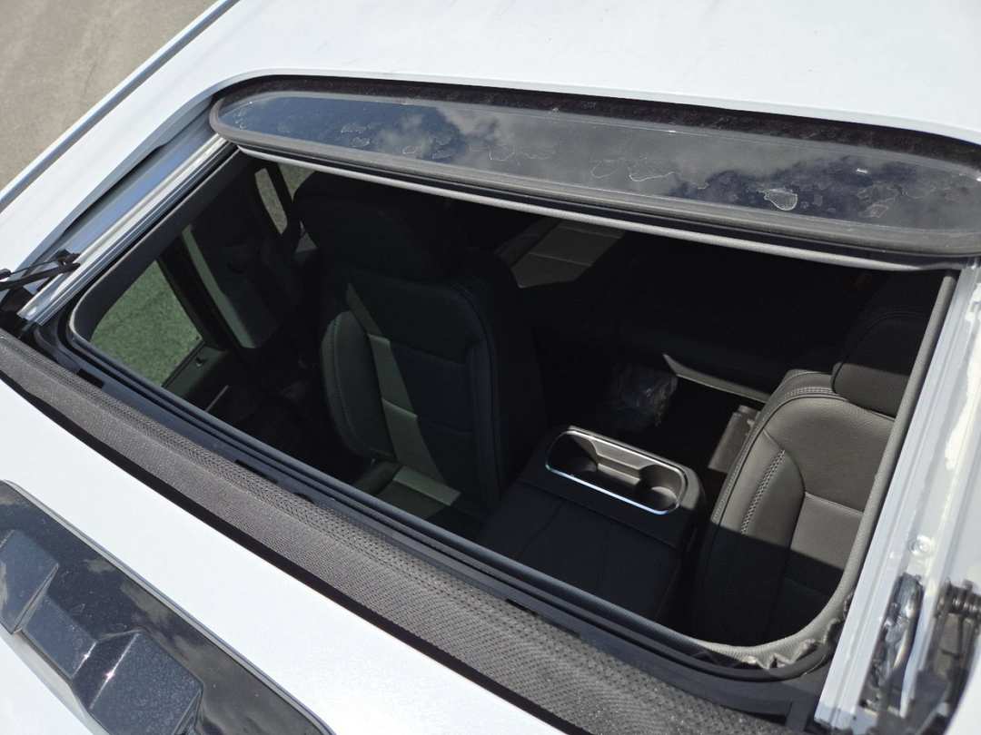 2026 GMC Sierra 2500Hd Crew 159 Denali - Image 3