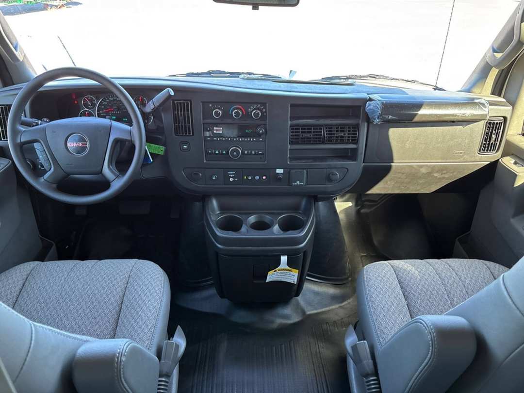 2025 GMC Savana Commercial Cutaway BROWN - Image 3
