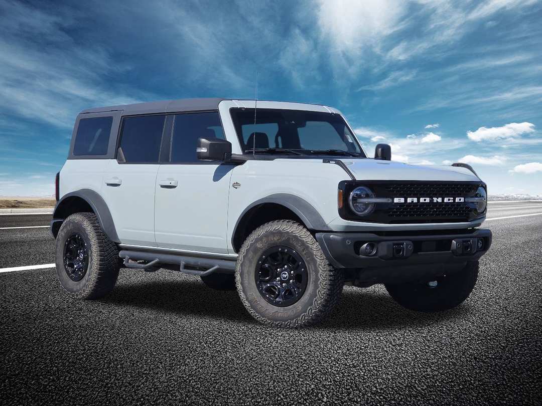 2023 Ford Bronco Base - Image 2