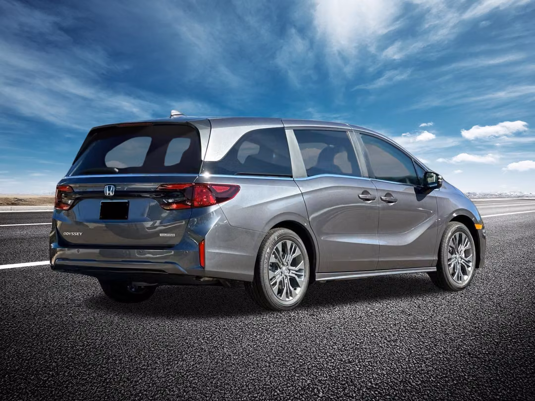 2027 Honda Odyssey Touring - Image 3