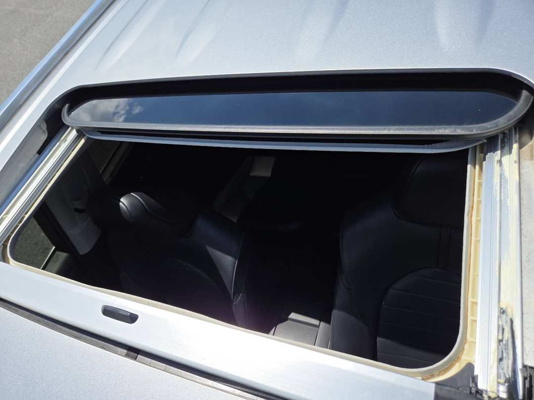 2021 Toyota Highlander XLE - Image 3