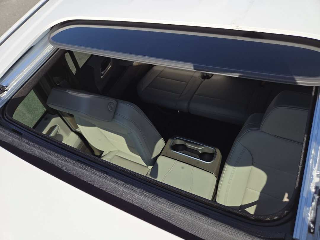 2026 GMC Sierra 1500 Crew 147 SLT - Image 3