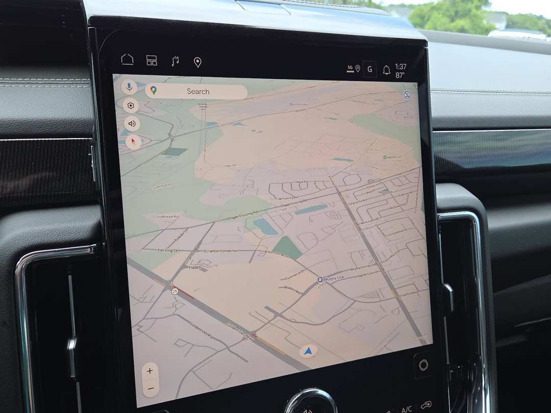 2026 GMC Yukon Elevation - Image 3