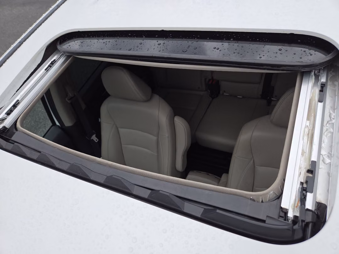 2021 Honda Ridgeline RTLE - Image 3