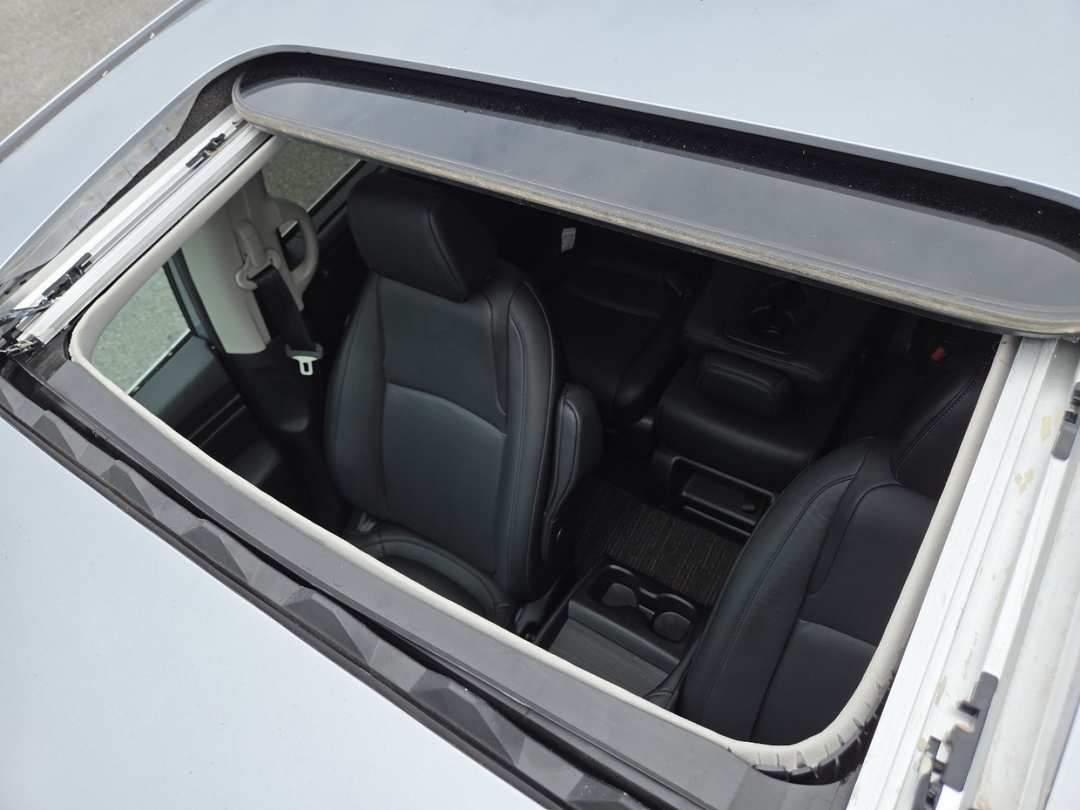 2025 Honda Odyssey EXL - Image 3