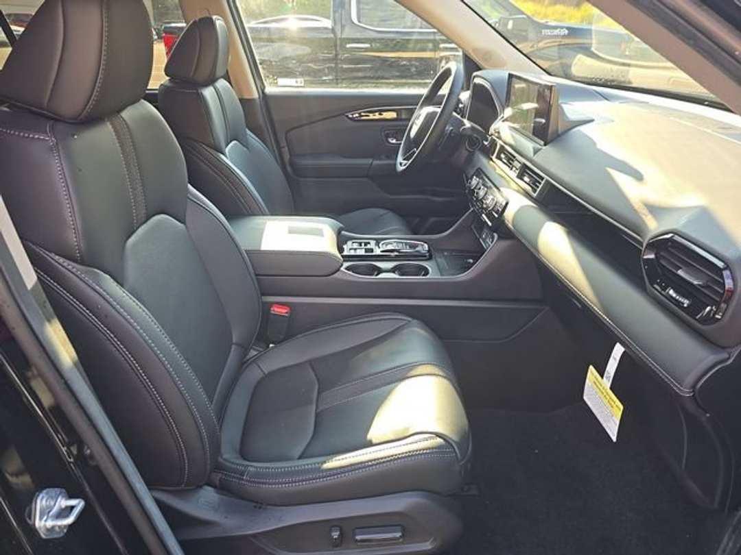 2026 Honda Pilot EXL - Image 3