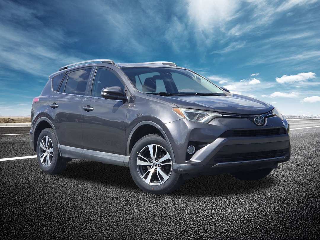 2018 Toyota Rav4 XLE - Image 2