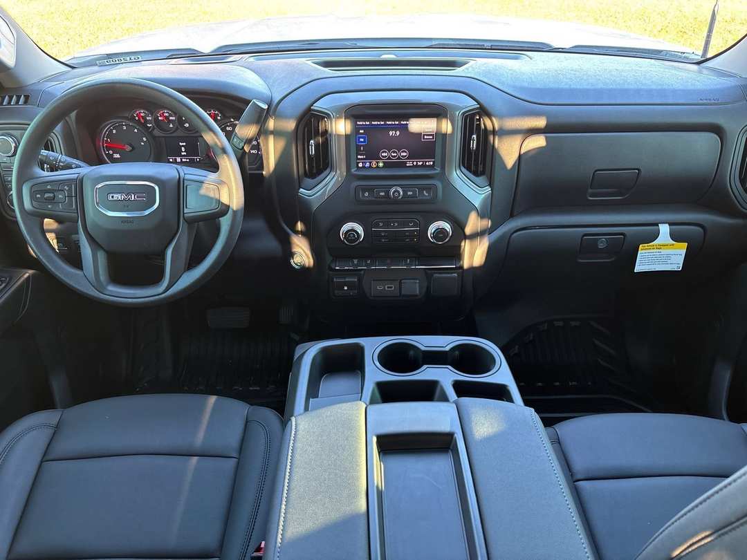 2026 GMC Sierra 3500Hd Cc Crew 177 WB, 60 CA Pro - Image 2