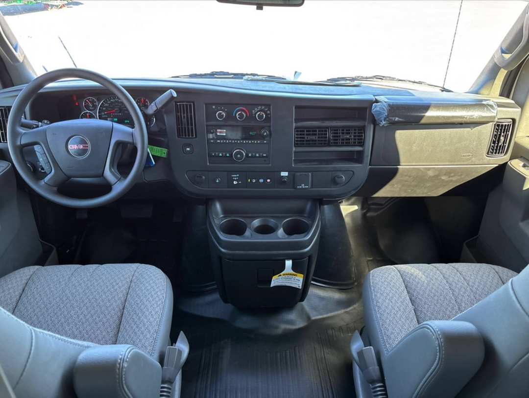 2025 GMC Savana Commercial Cutaway BROWN - Image 2