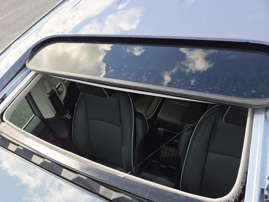2027 Honda Odyssey Touring - Image 3