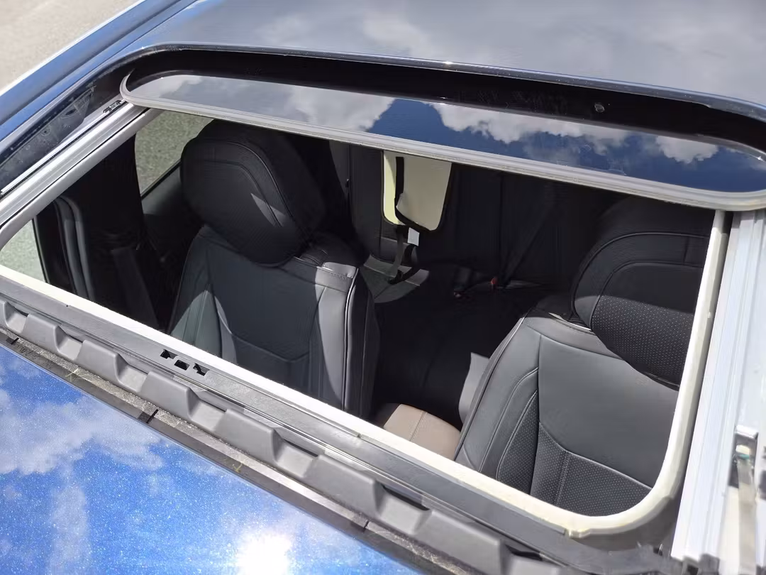 2025 MAZDA Cx-30 2.5 S Premium Package - Image 3